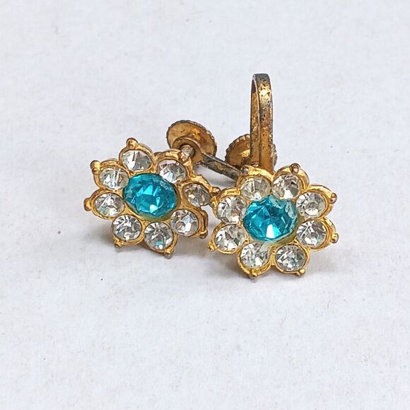 Vintage Jewelry - Vintage Rhinestone Flower Gold Tone Stud Screw Back Earrings-December Birthstone